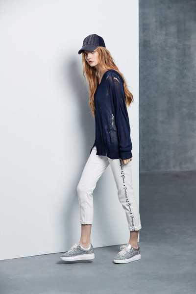 Hooded fashion long-sleeved top