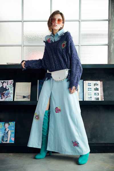 Cut-off long sleeve top