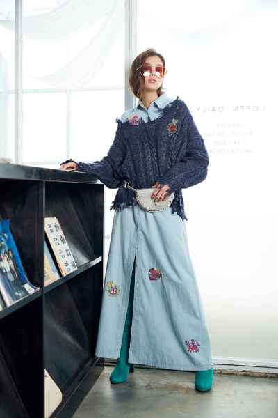 Cut-off long sleeve top