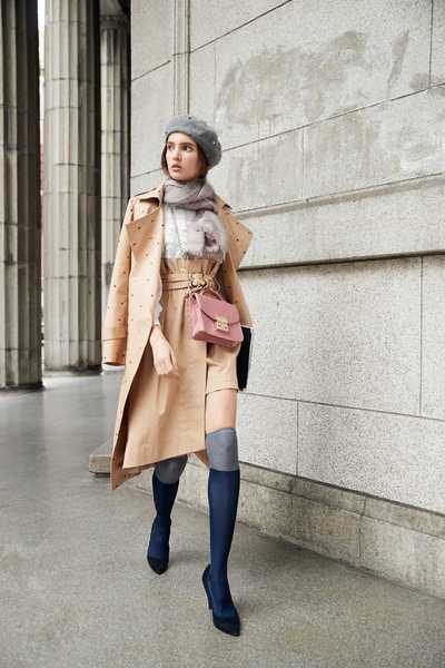 Elegant metal chain shoulder bag