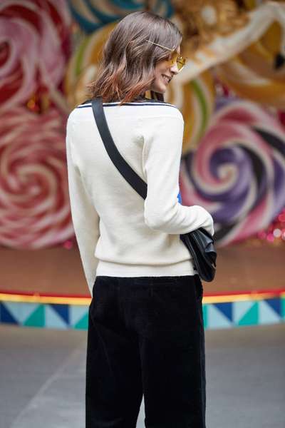 V-neck classic top