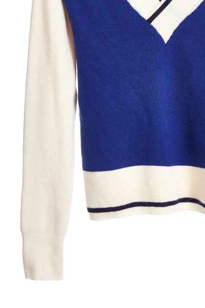 V-neck classic top