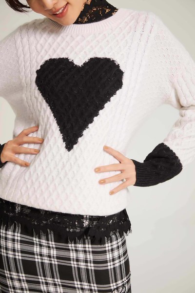 Heart pattern classic top